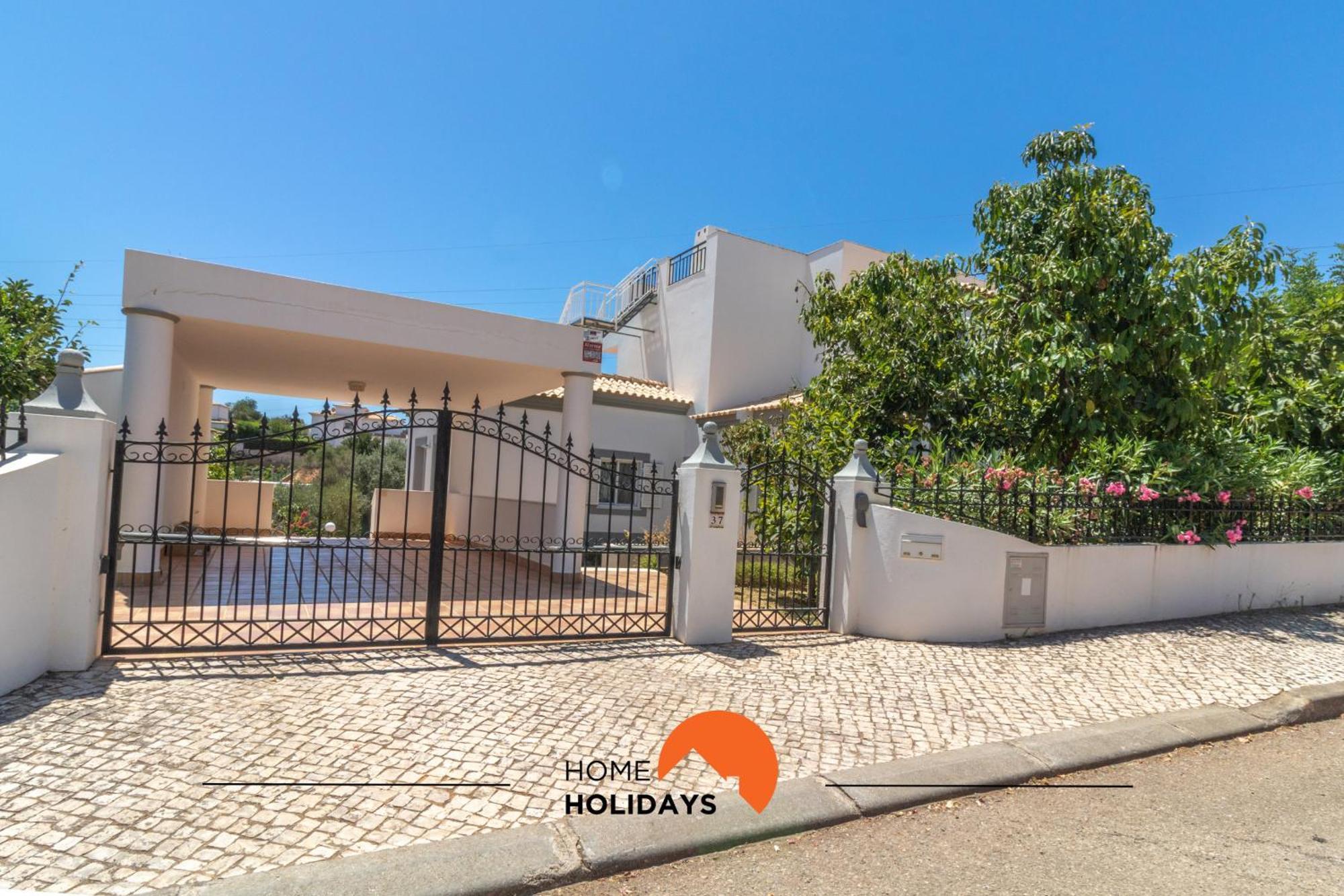 #297 Moderna V3 Com Piscina By Holidays Holiday home *