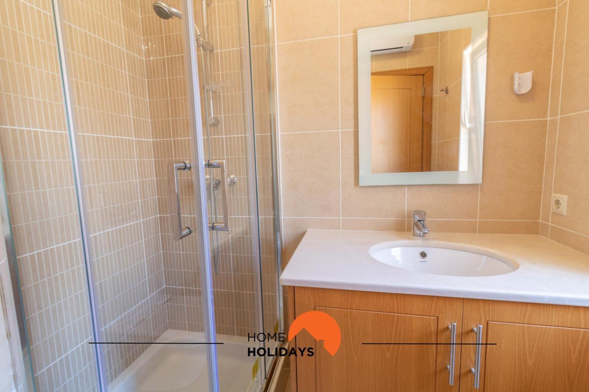 #297 Moderna V3 Com Piscina By Holidays Holiday home *
